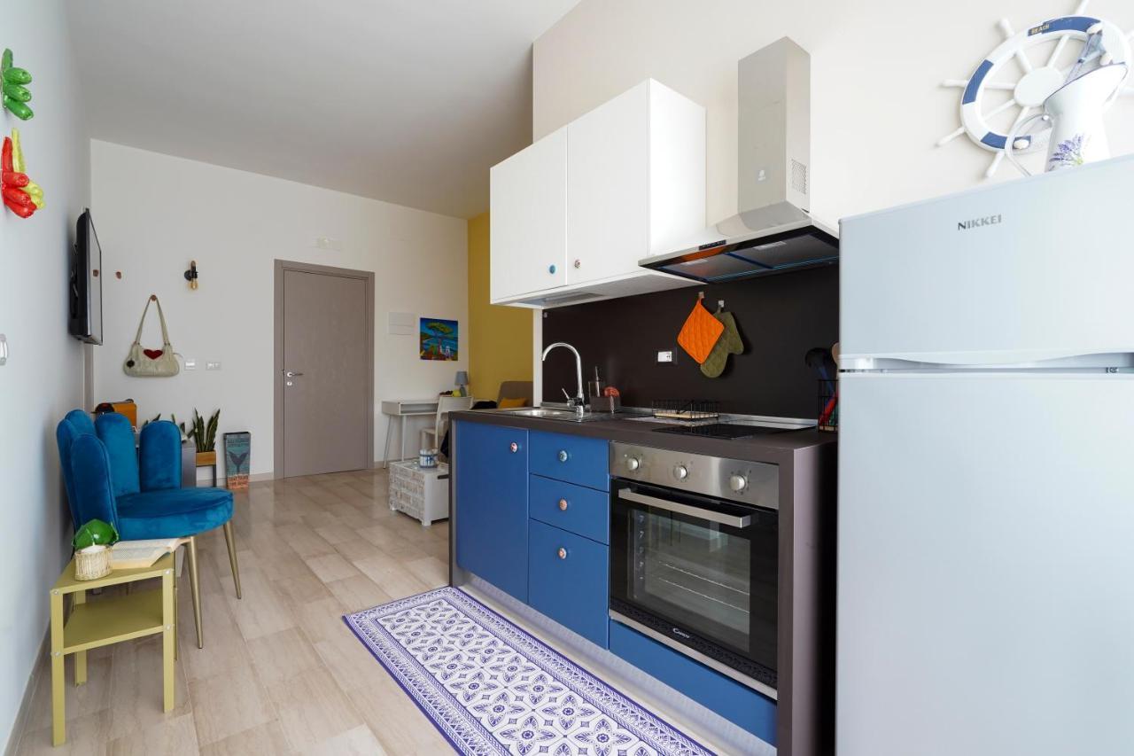 Mediterranea Apartment- Central Station - Free Wifi&Netflix Bari Exterior photo